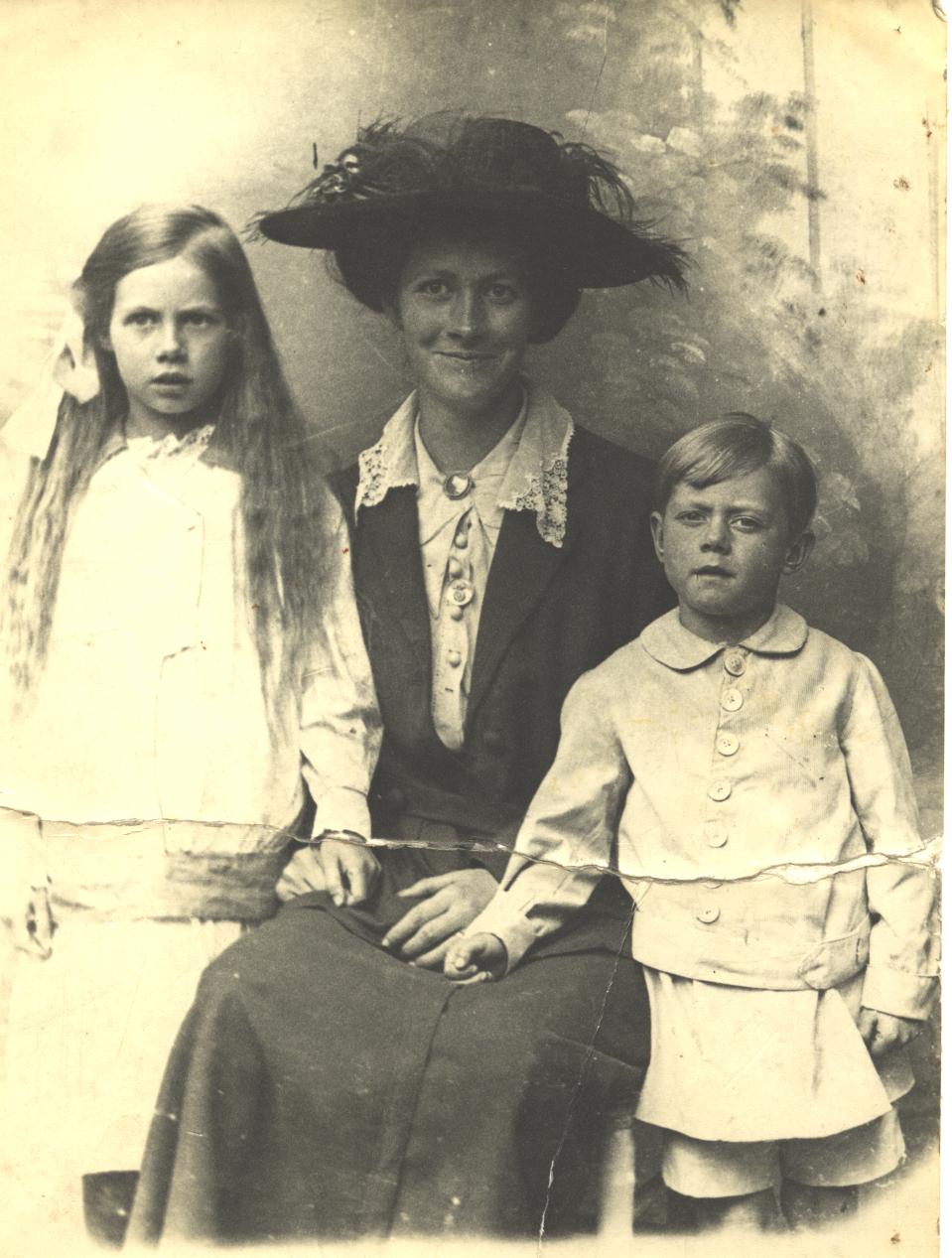 Alice, Jane Edwards & Harry William